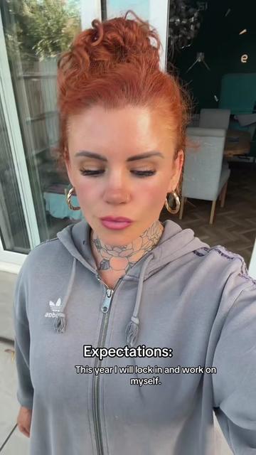 @pinklipslina