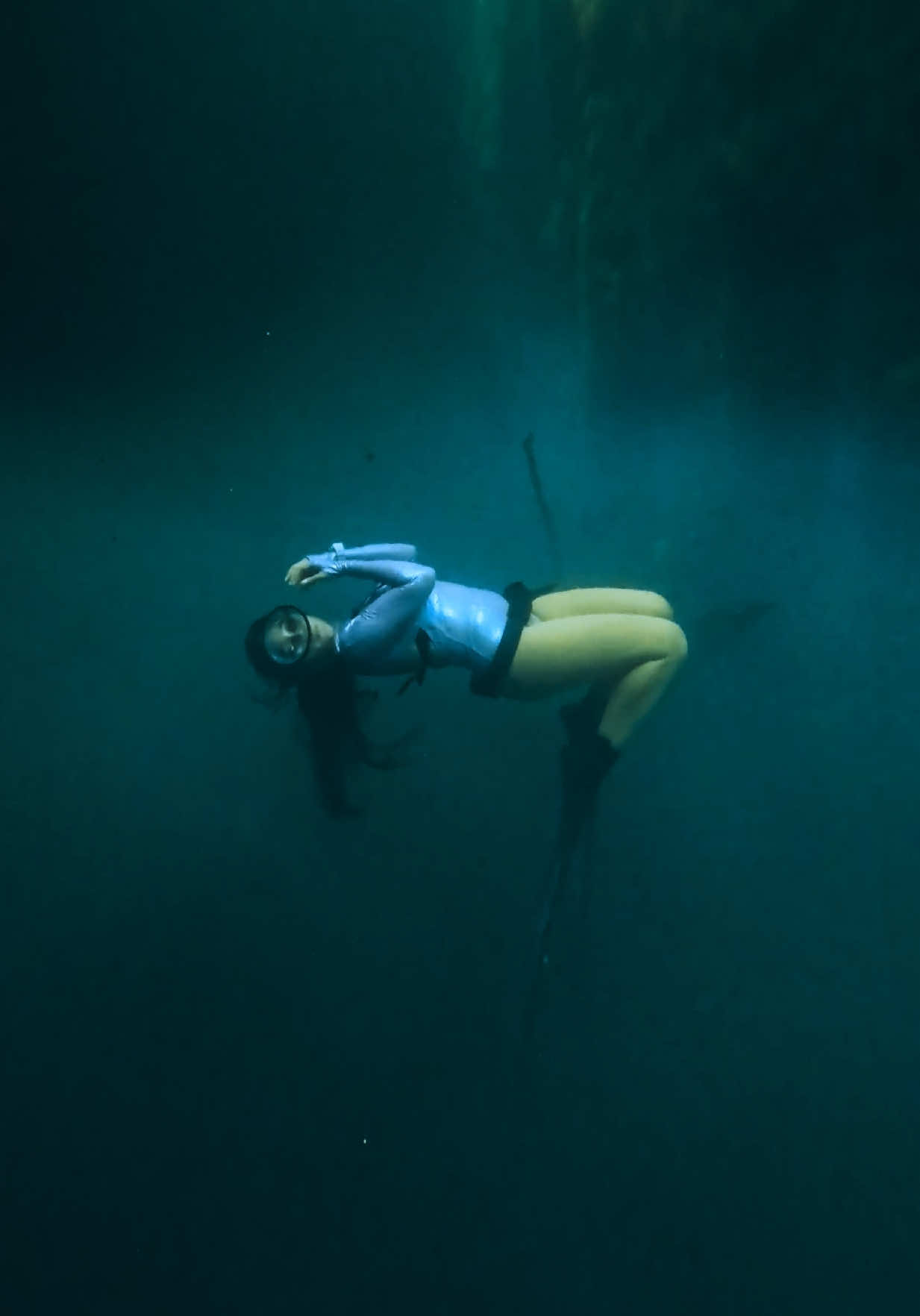 @𝐑 𝐕 🧜🏻&zwj;♀️