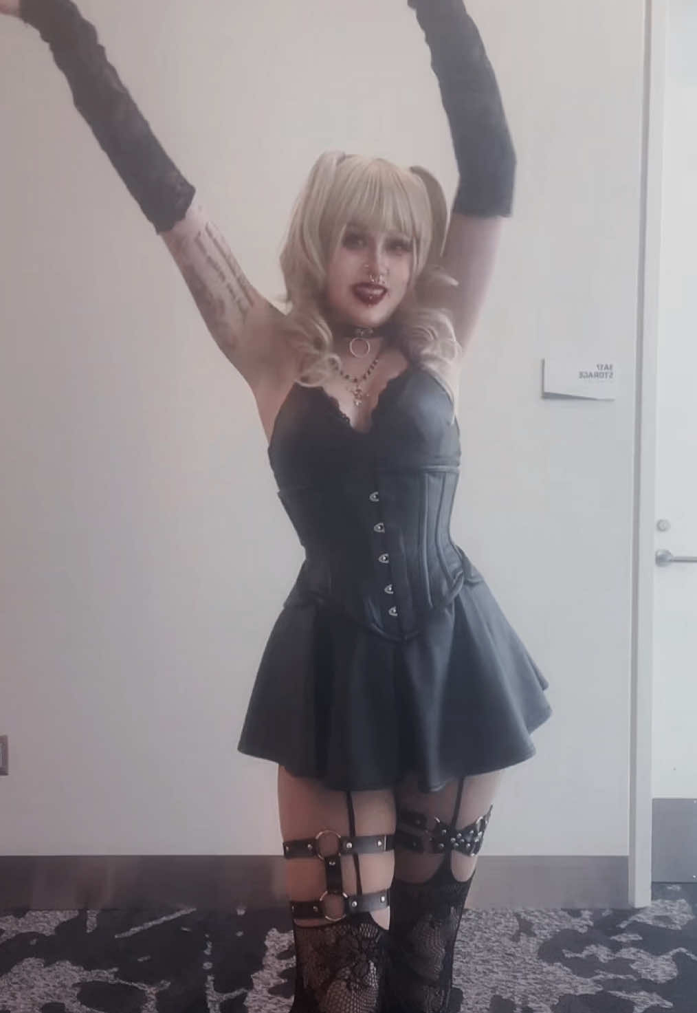 @HonneBeeCos