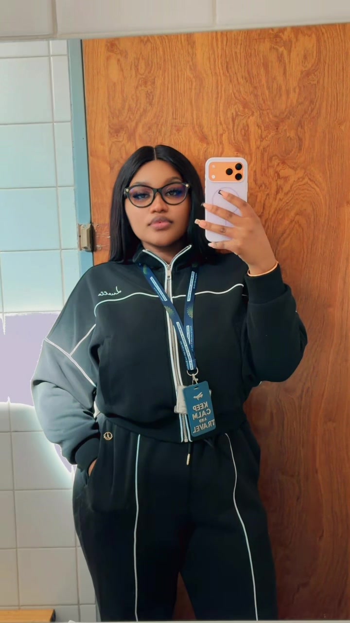 @aviatresshun
