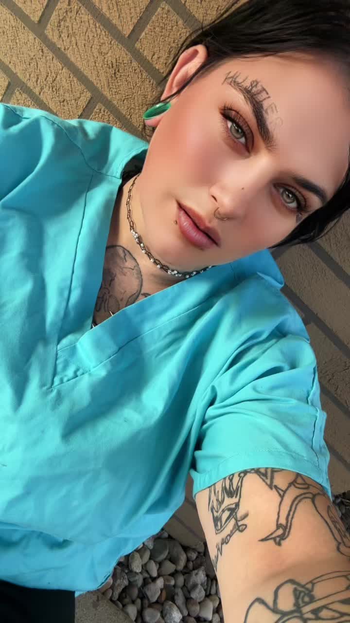 @GOTHICMOMMY666
