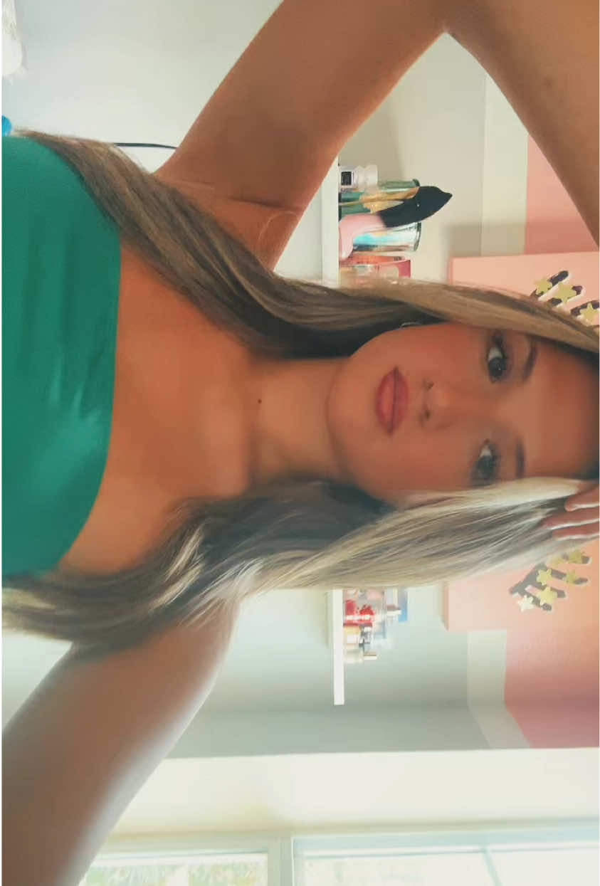 @A N G E L I N A 🐚👸😇💖🪩