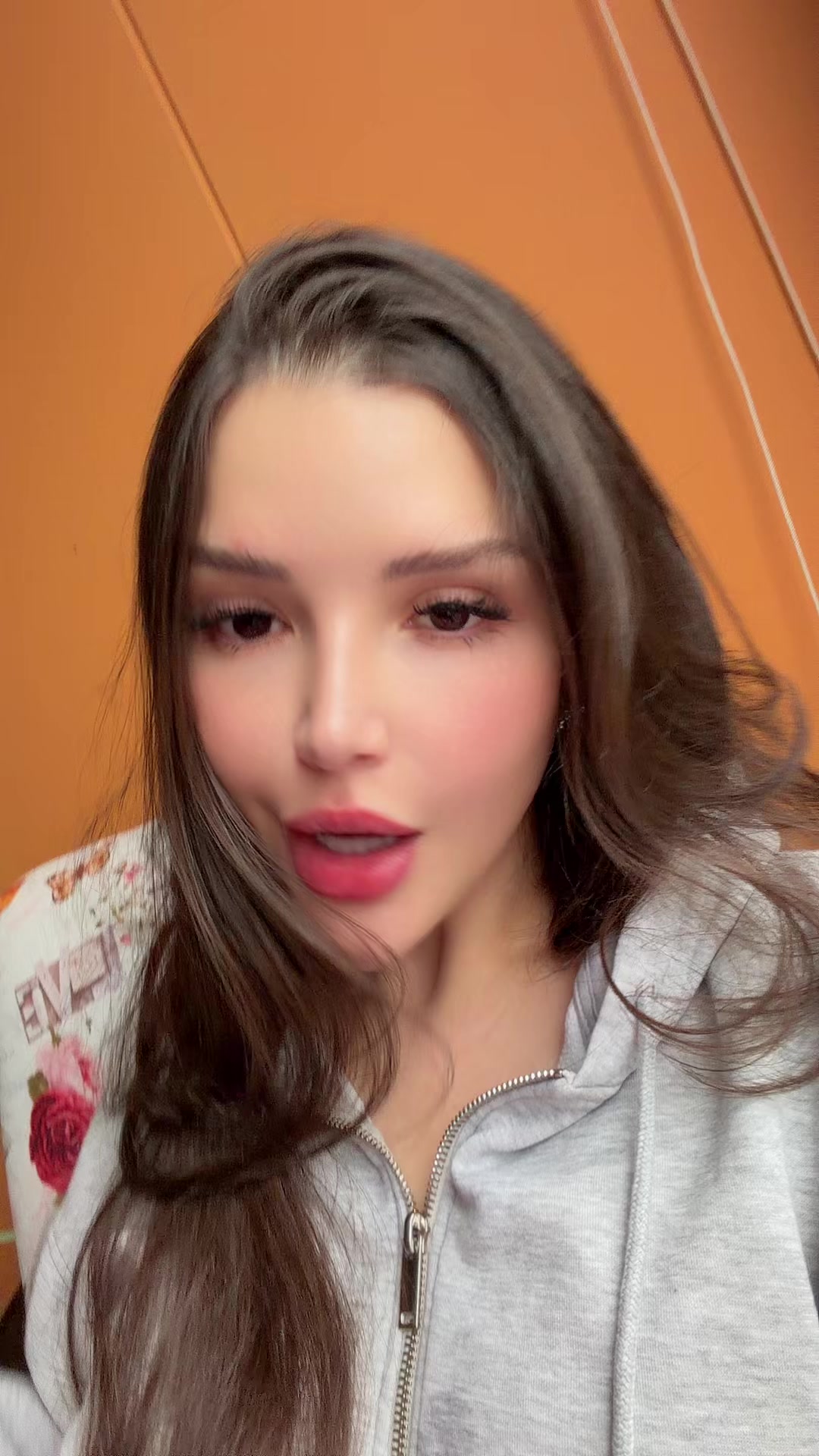 @Sof&iacute;a Brano