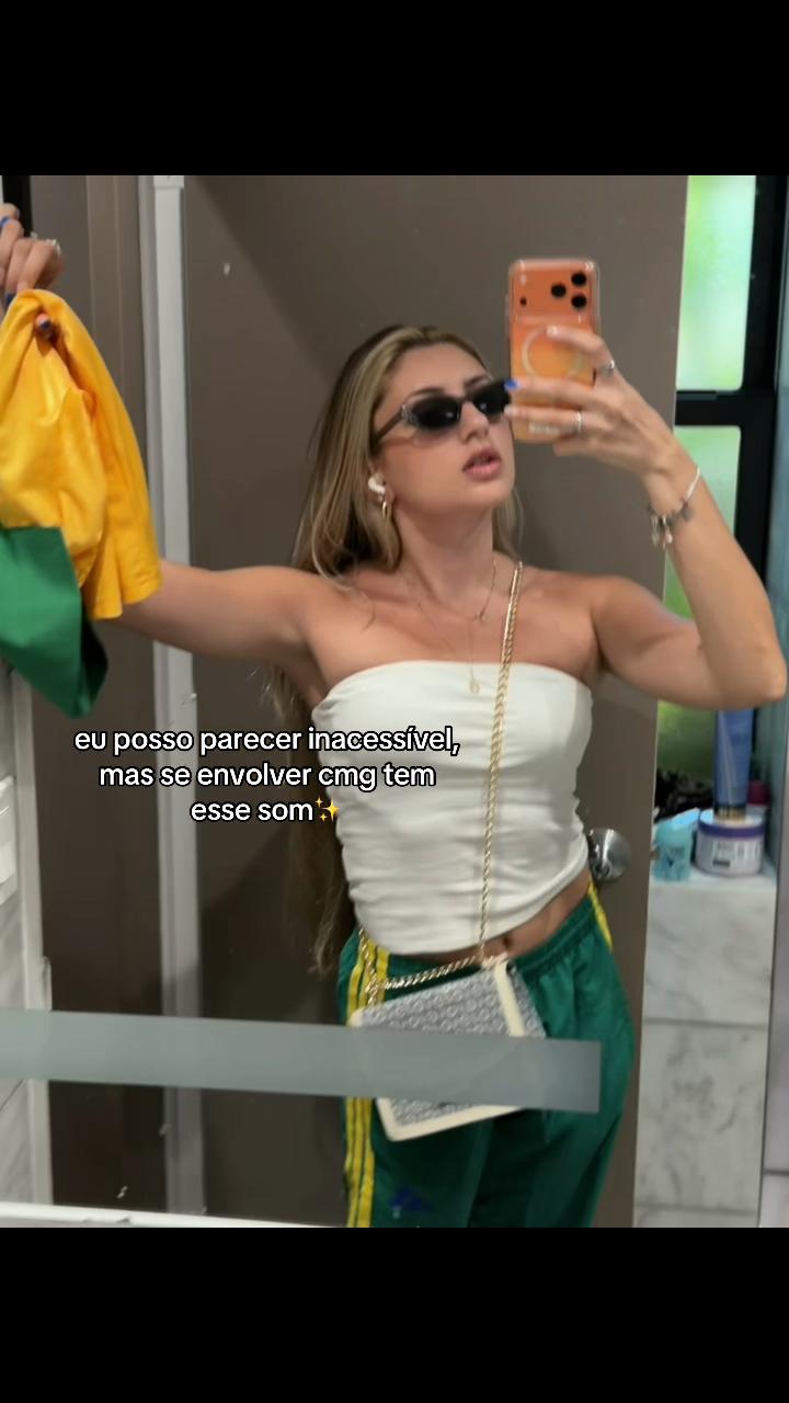 @Gi.Helena