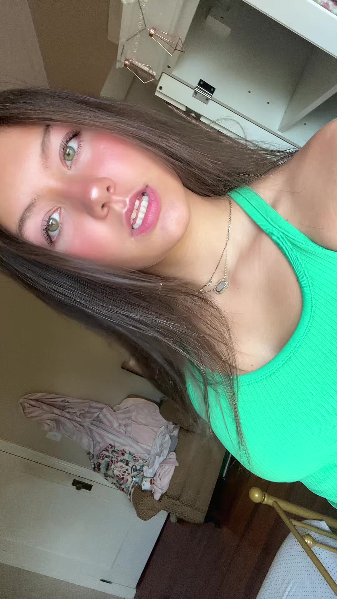 @😛✌🏻