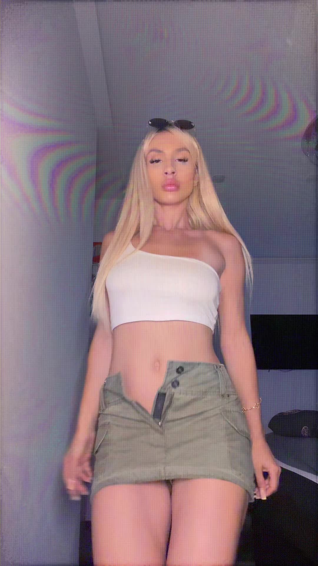 @Vazzzle