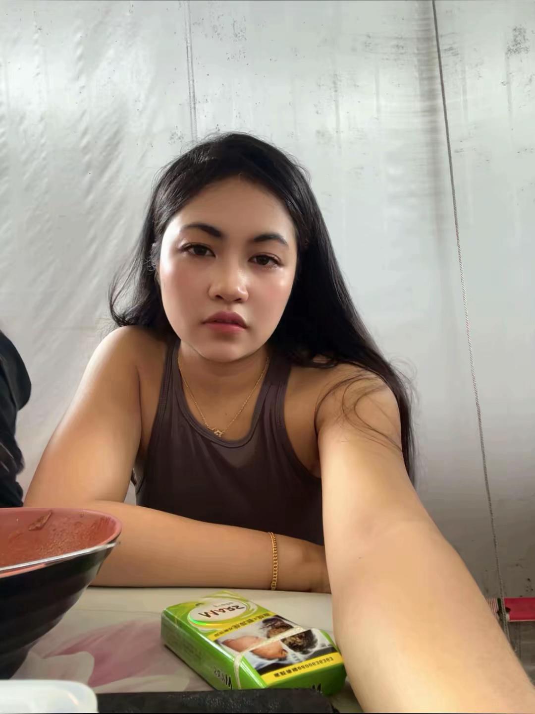 @莉娜