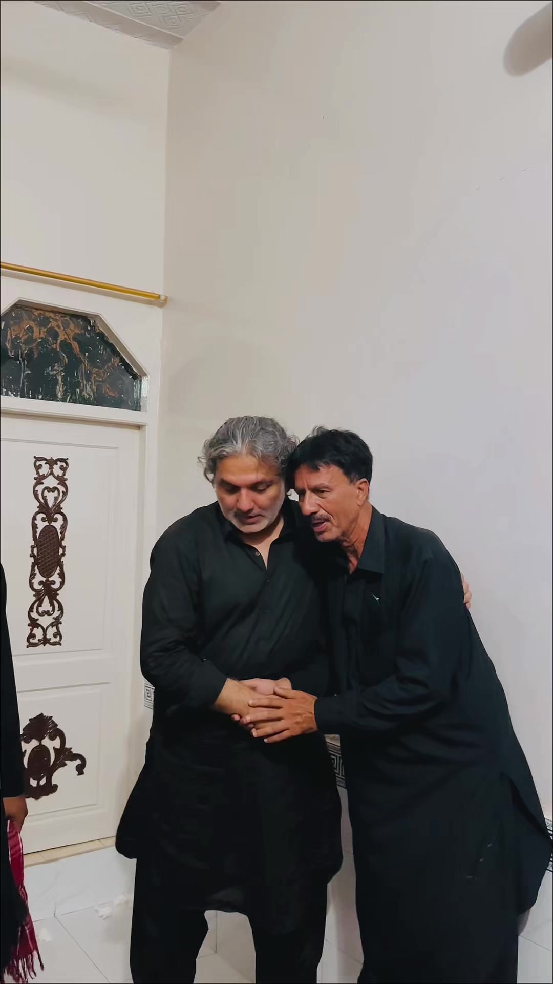 @Najaf Ali Memon 👑