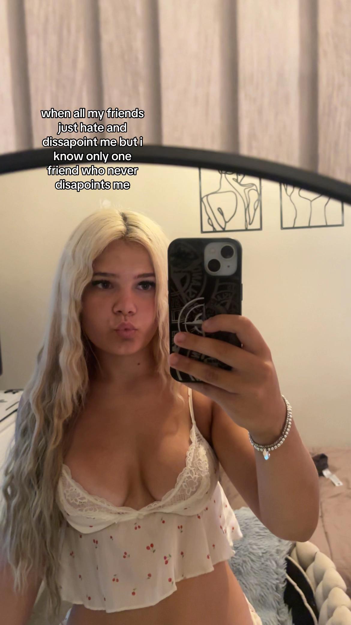 @laceylivex1
