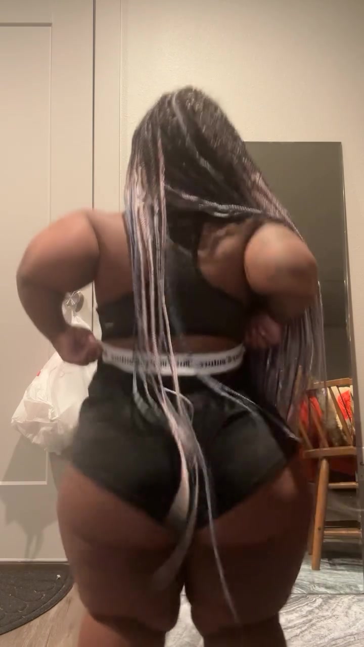 @Short Shorts Shawty