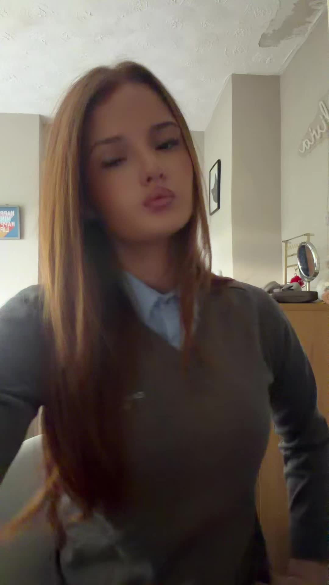 @serenandolivia