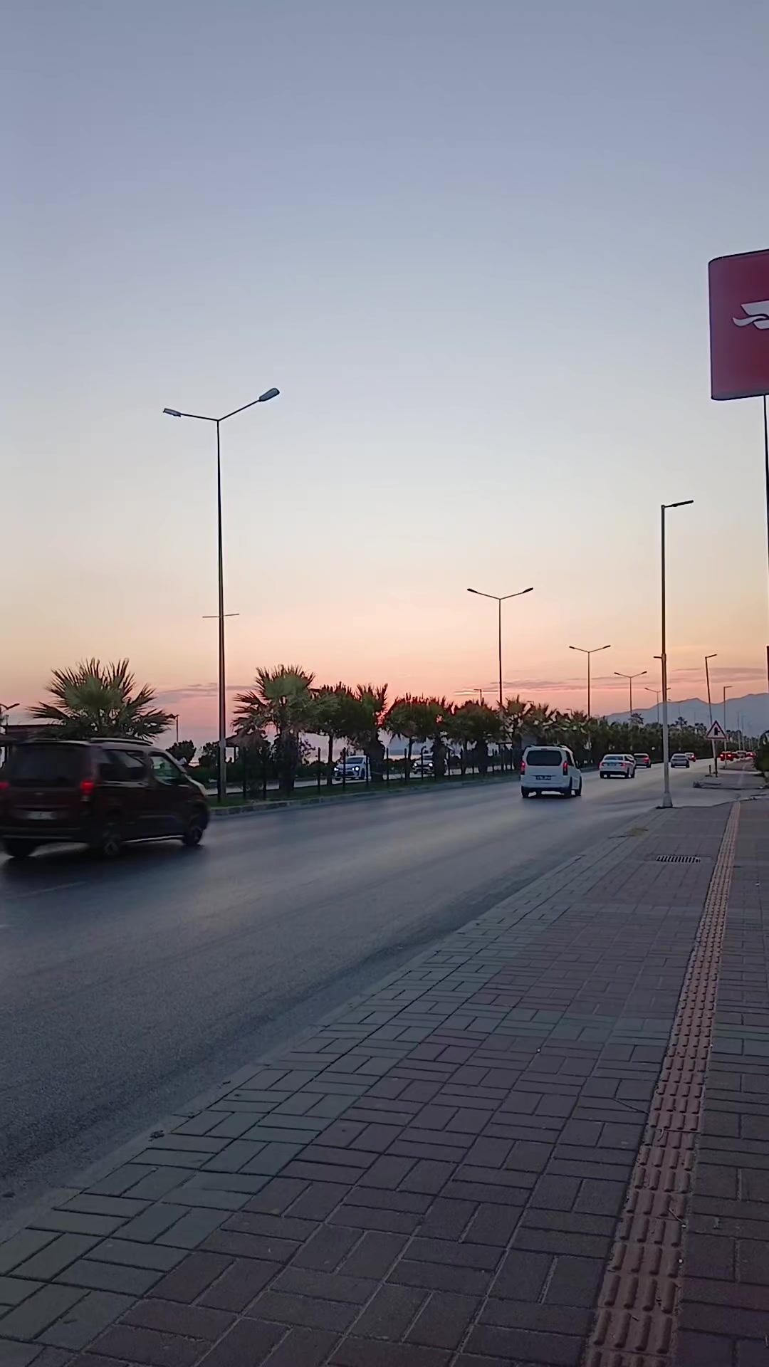 @emelııı