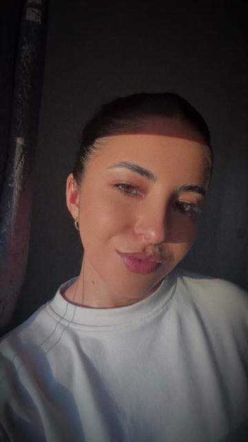@Violeta Elena