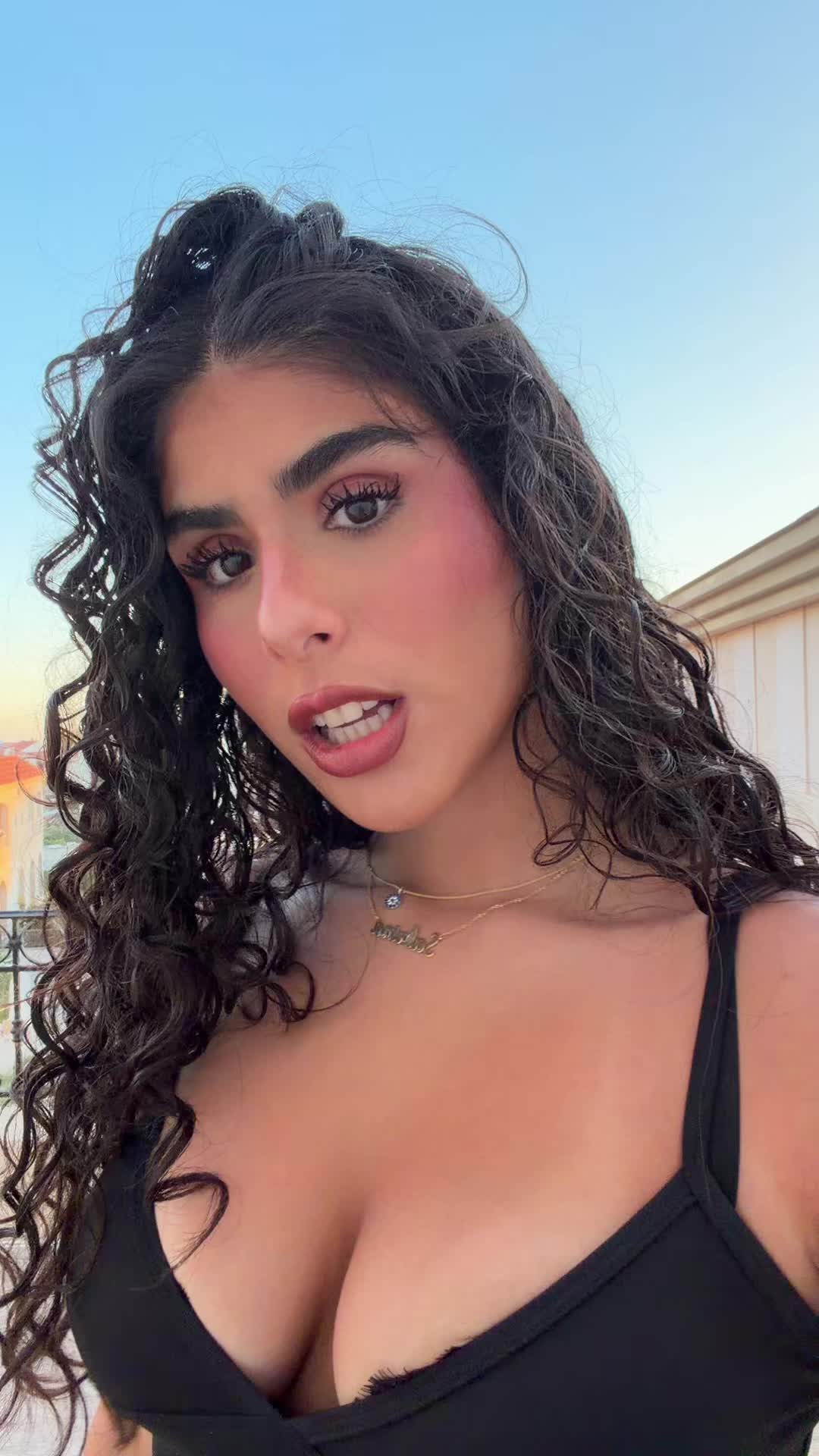 @Sabrina_Salemm