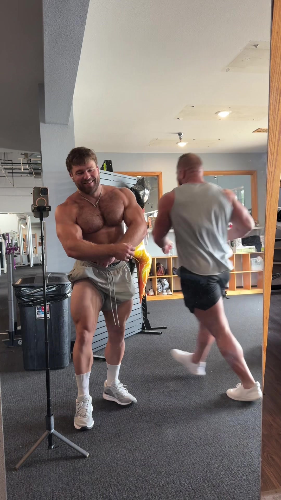 @Alex 🦍