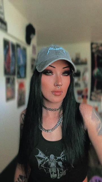 @𝕶𝖆𝖗𝖑𝖞🥀✨🖤
