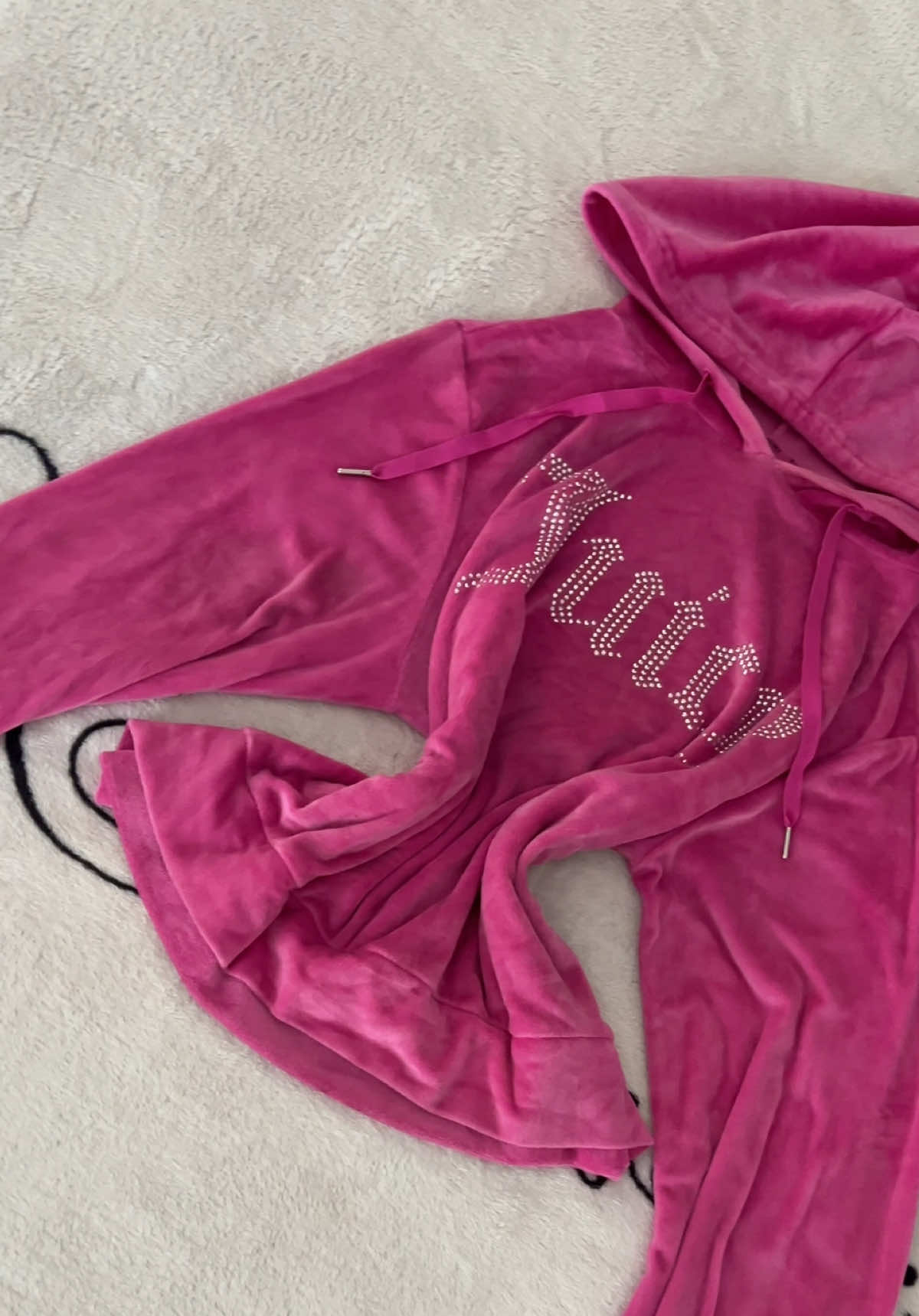 @LysshotCouture