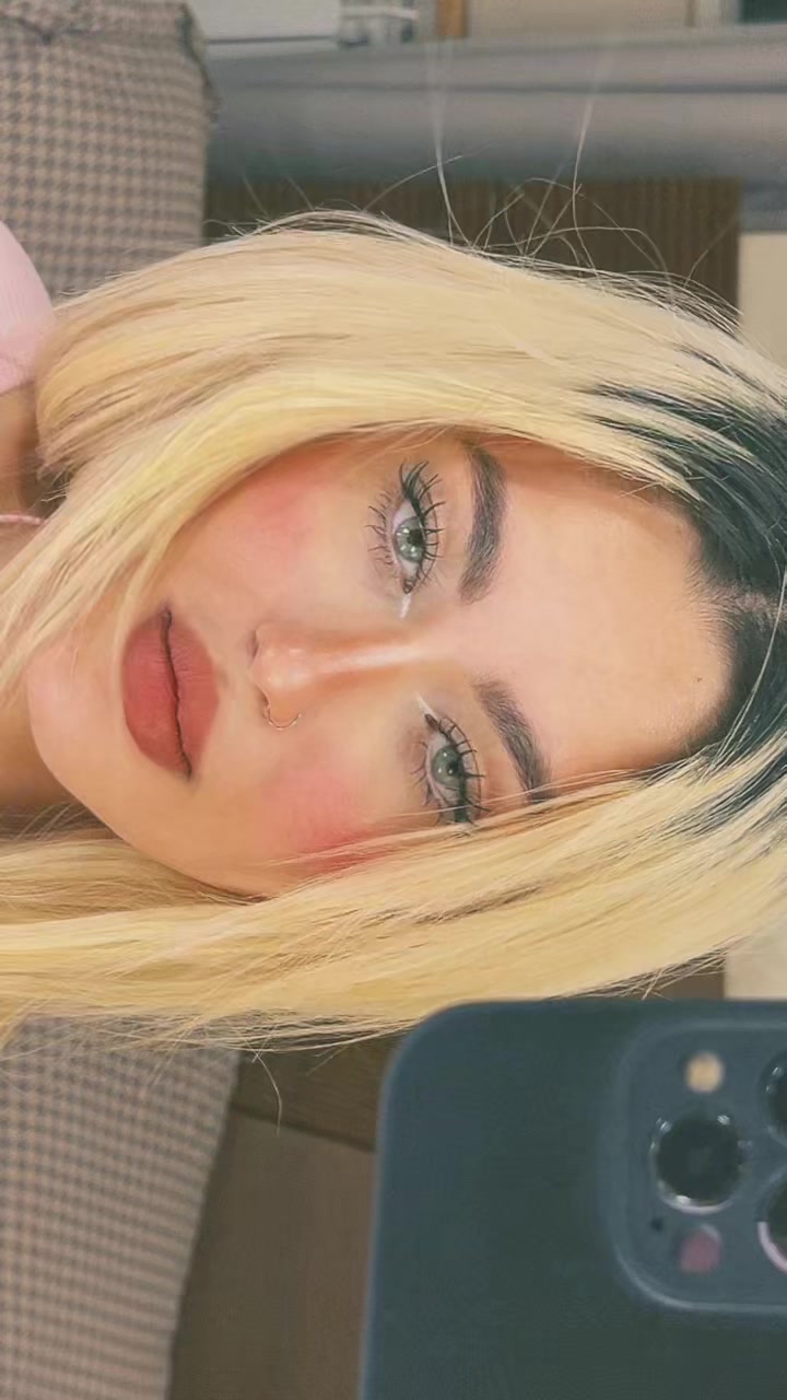 @rozhstorm