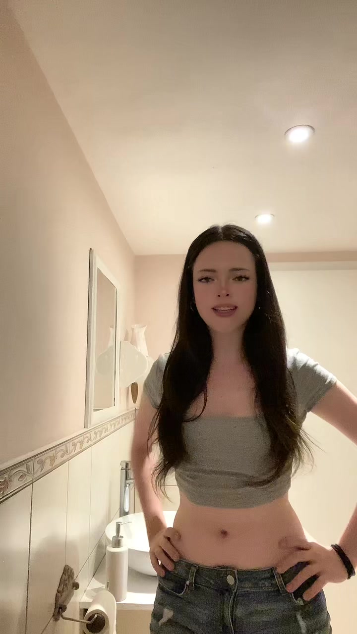 @𝐑𝐨𝐦𝐲