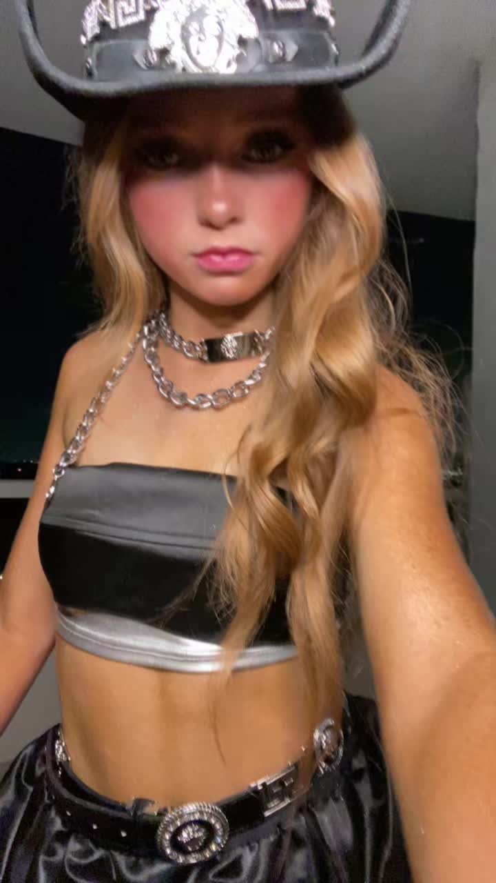 @𝓢𝓾𝓼𝓪𝓷💋