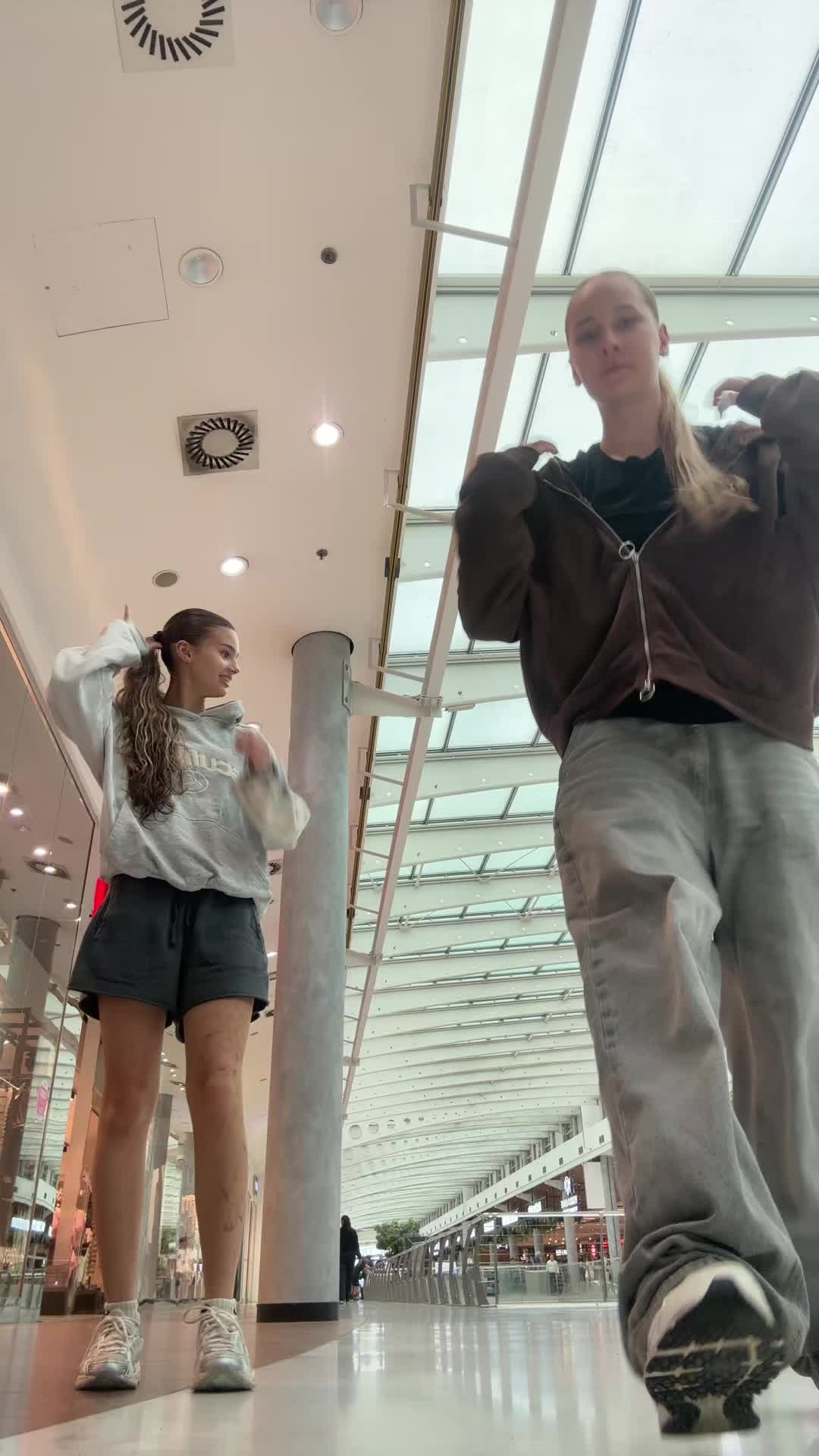 @𝒕𝒈𝒌: 𝒕𝒘𝒊𝒏𝒔𝒊𝒔