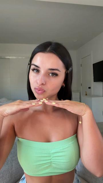 @vickyguez