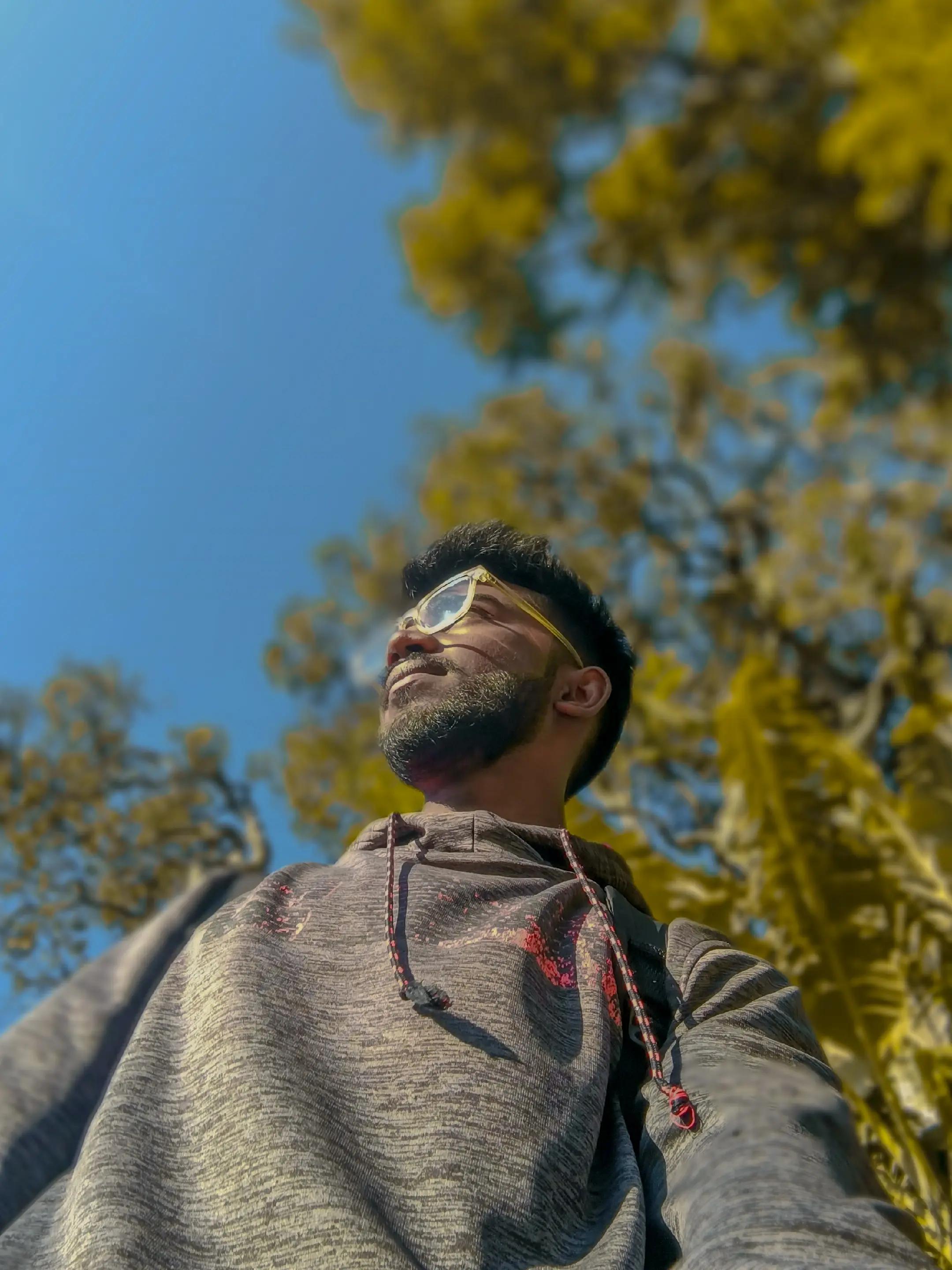 @𝗥𝗔𝗗𝗘𝗘𝗦𝗛_🐾🍁