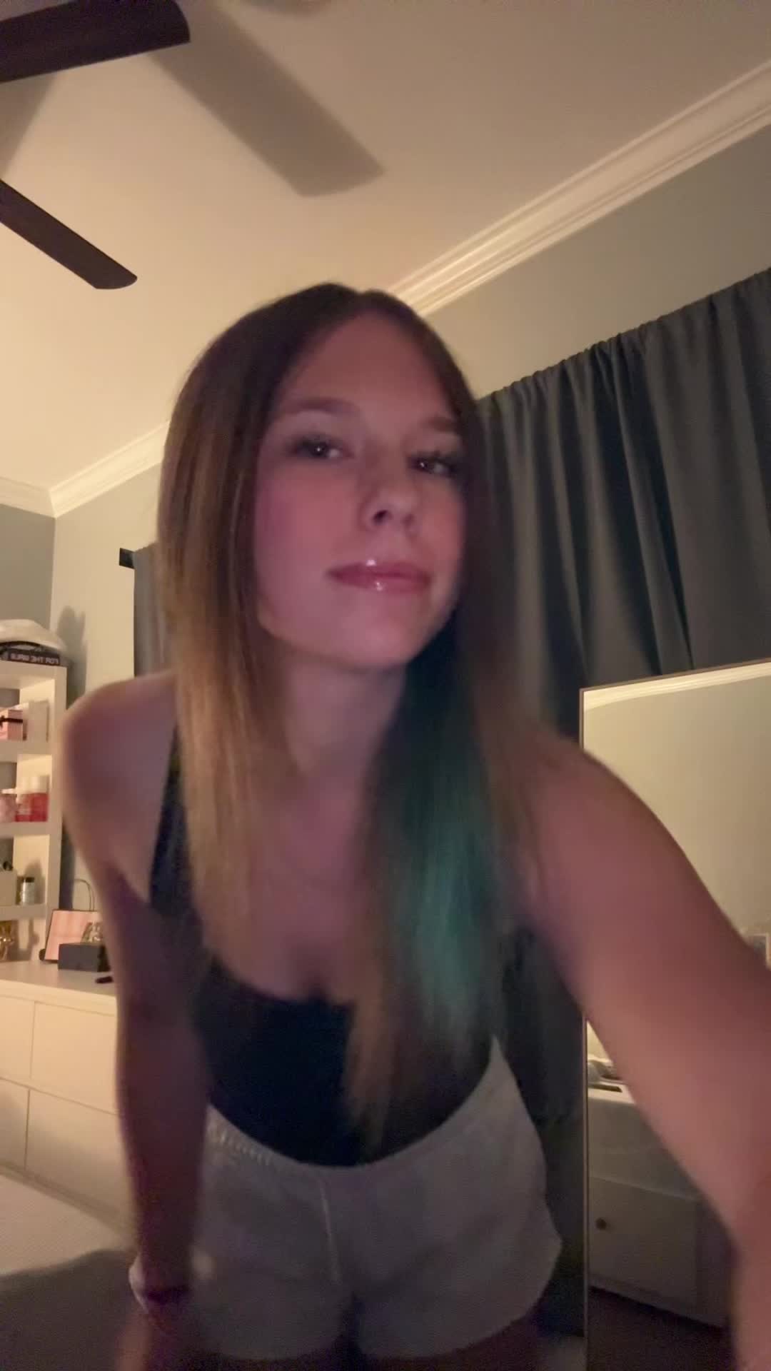 @👾