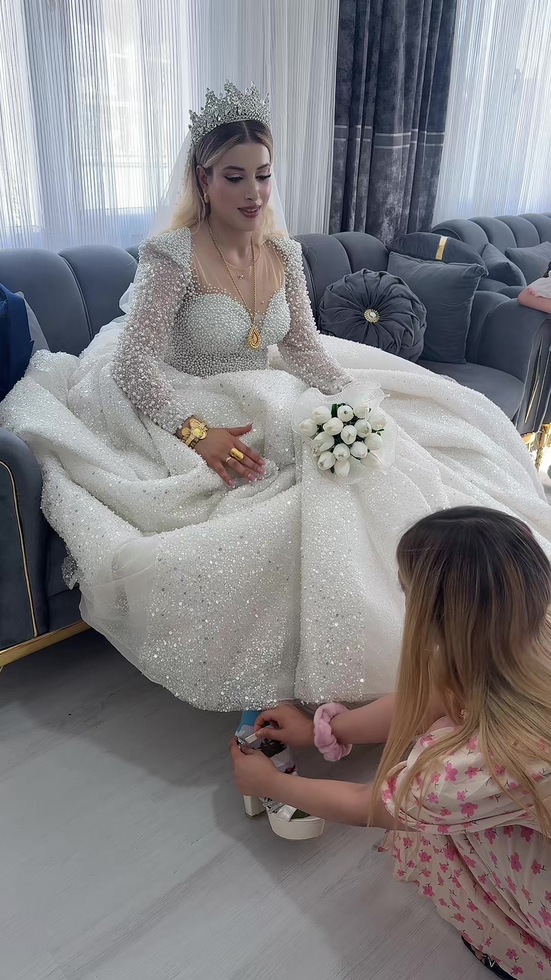 @nur.&ouml;zpınar