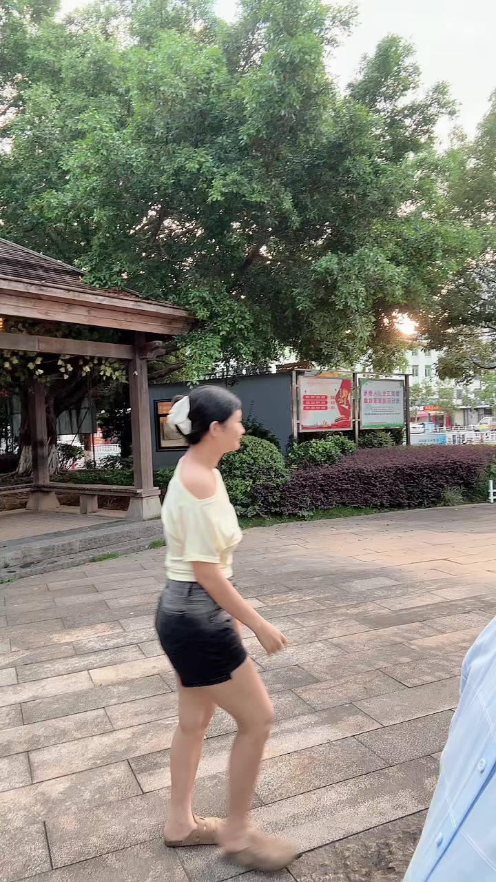 @🇲🇲eithandarlwinn🇨🇳 肖伊