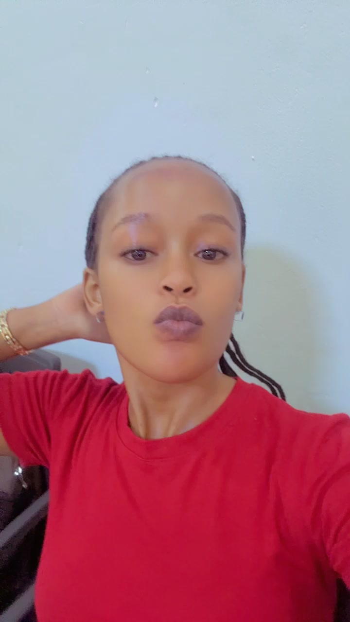 @Essie brownz🇷🇼🌹🇺🇬