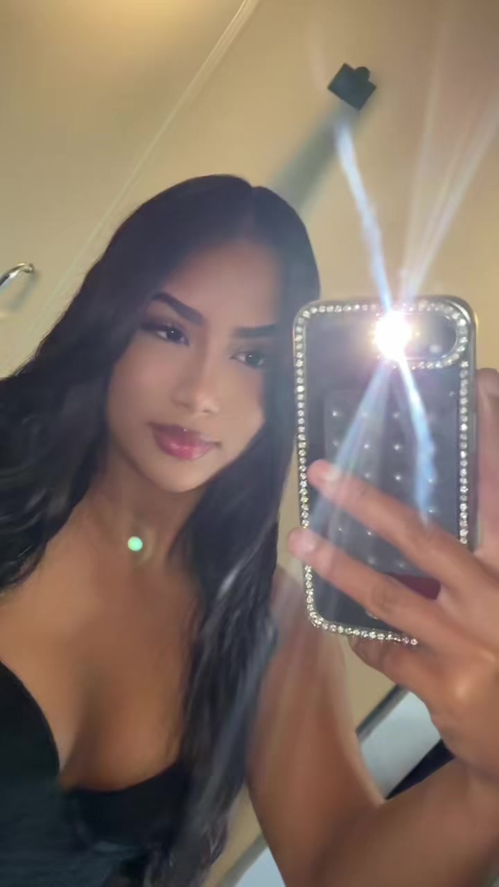 @𝐸𝓂𝒾𝓁𝓎.