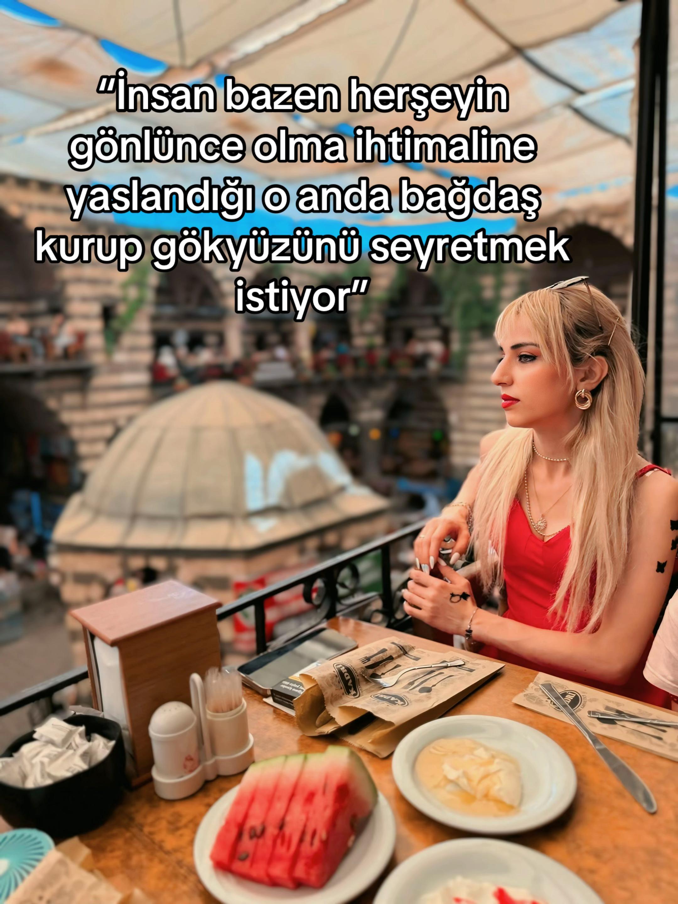 @꧁🦋LOREN🦋꧂