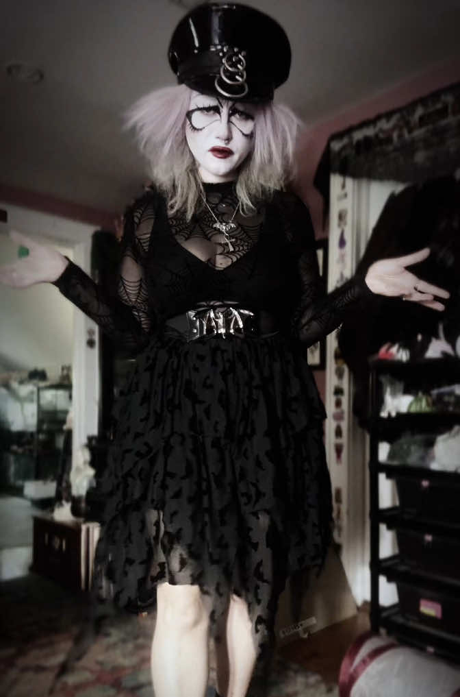 @dollygoth666