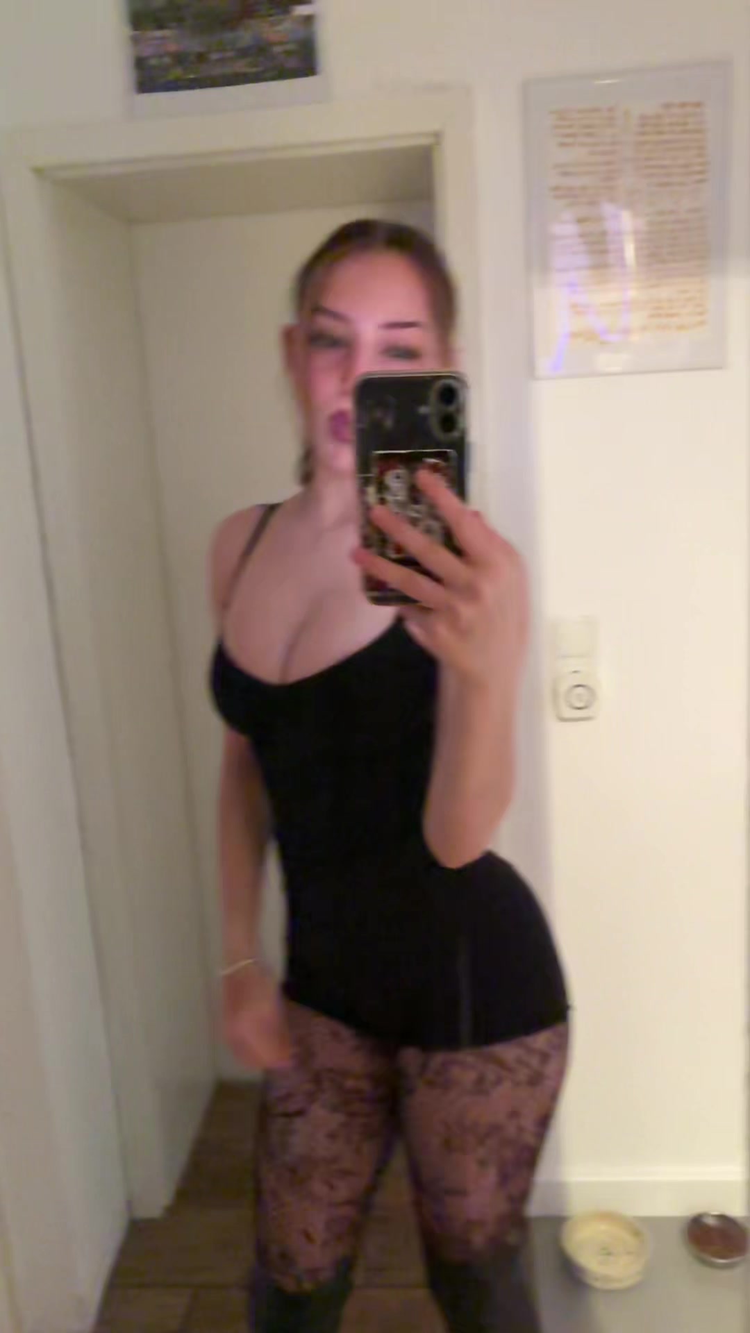 @𝐇𝐀𝐍𝐍𝐀𝐇𝐋𝐔𝐈𝐒𝐈𝐄𝐍𝐍𝐄
