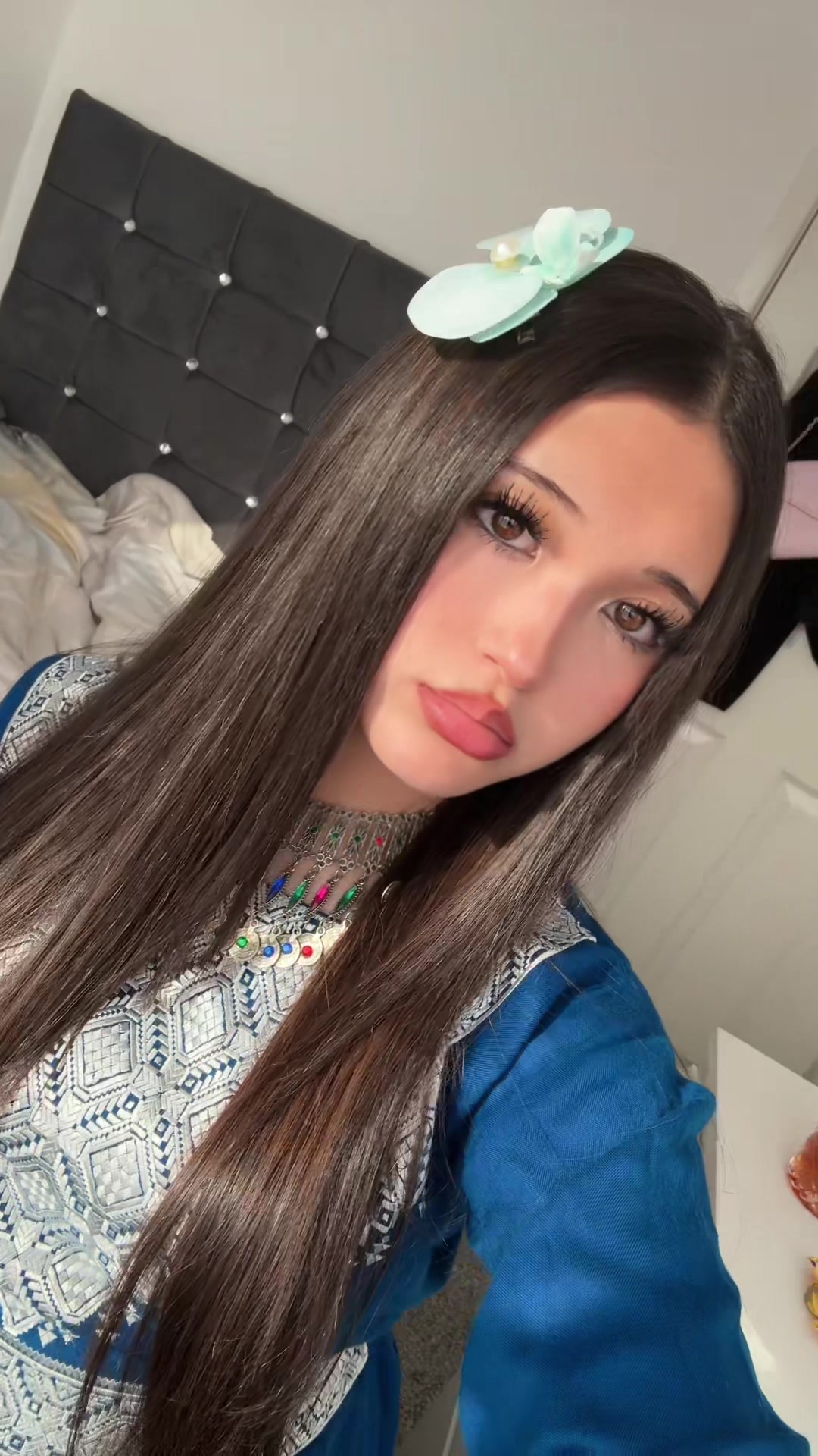 @𝒜𝒻𝓈𝒶𝓃𝒶🌺
