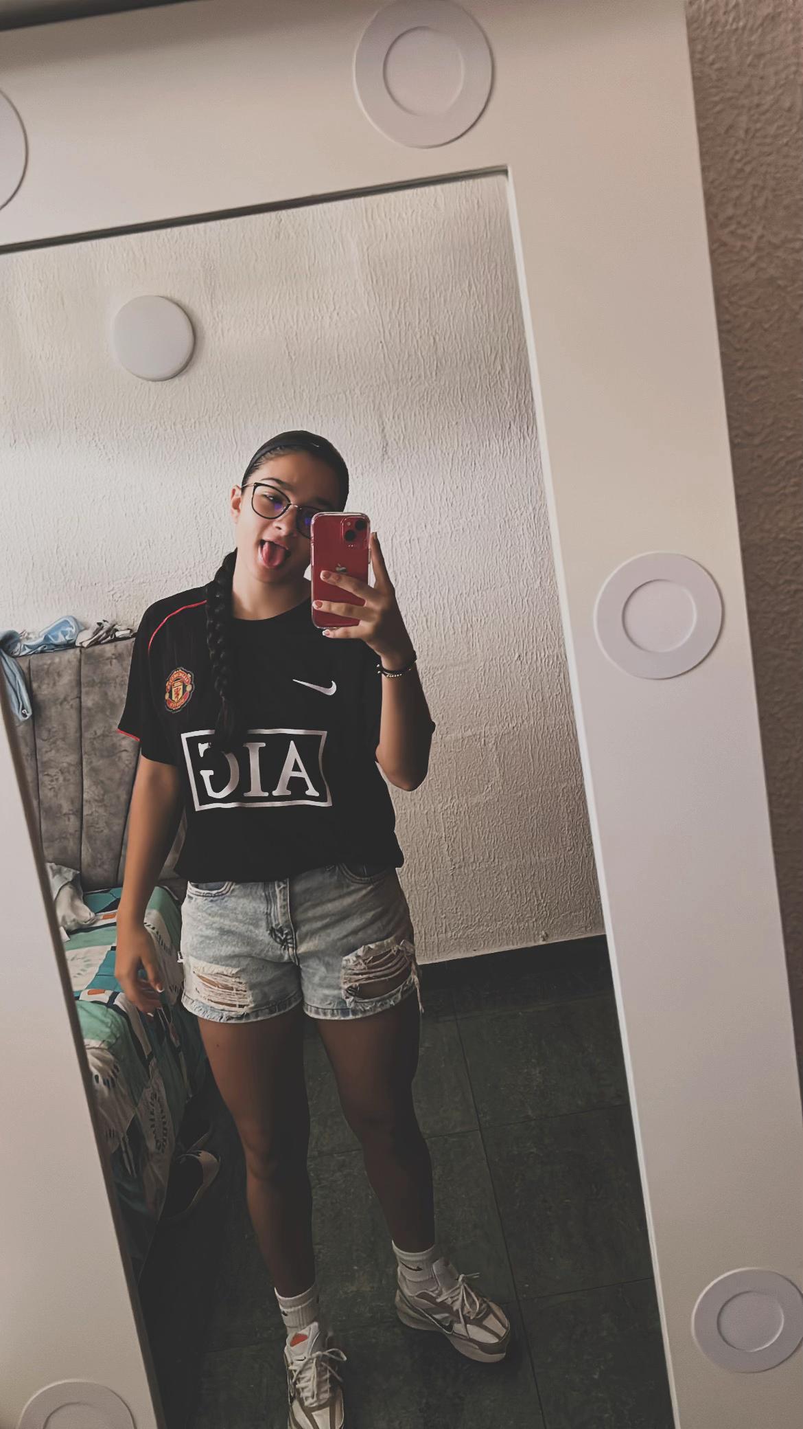 @Laura G&oacute;mez