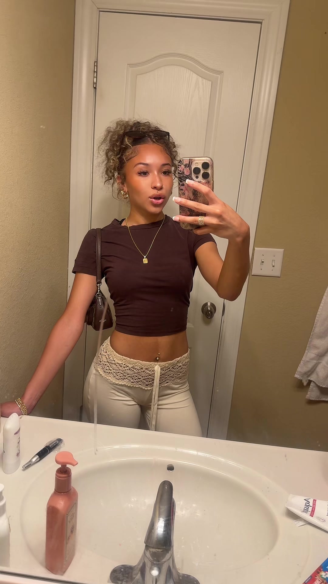 @Isabella