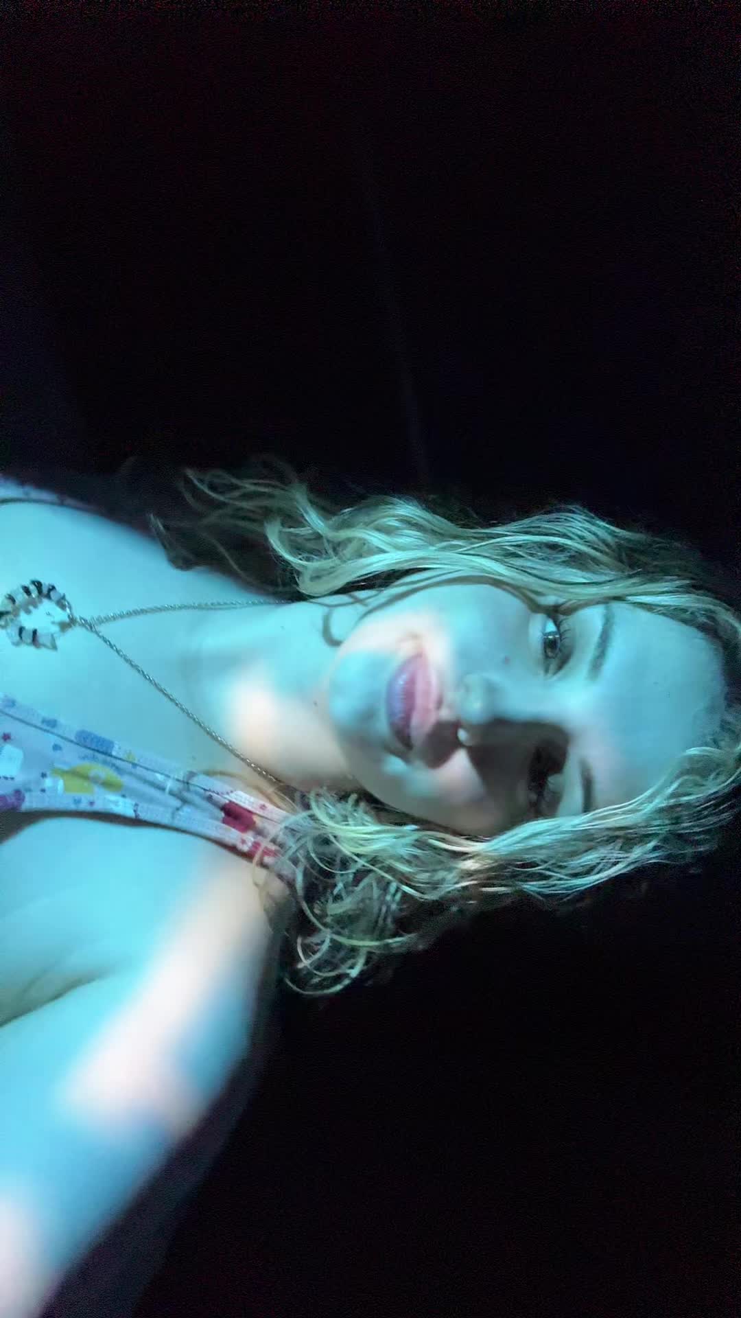 @Anahitaque