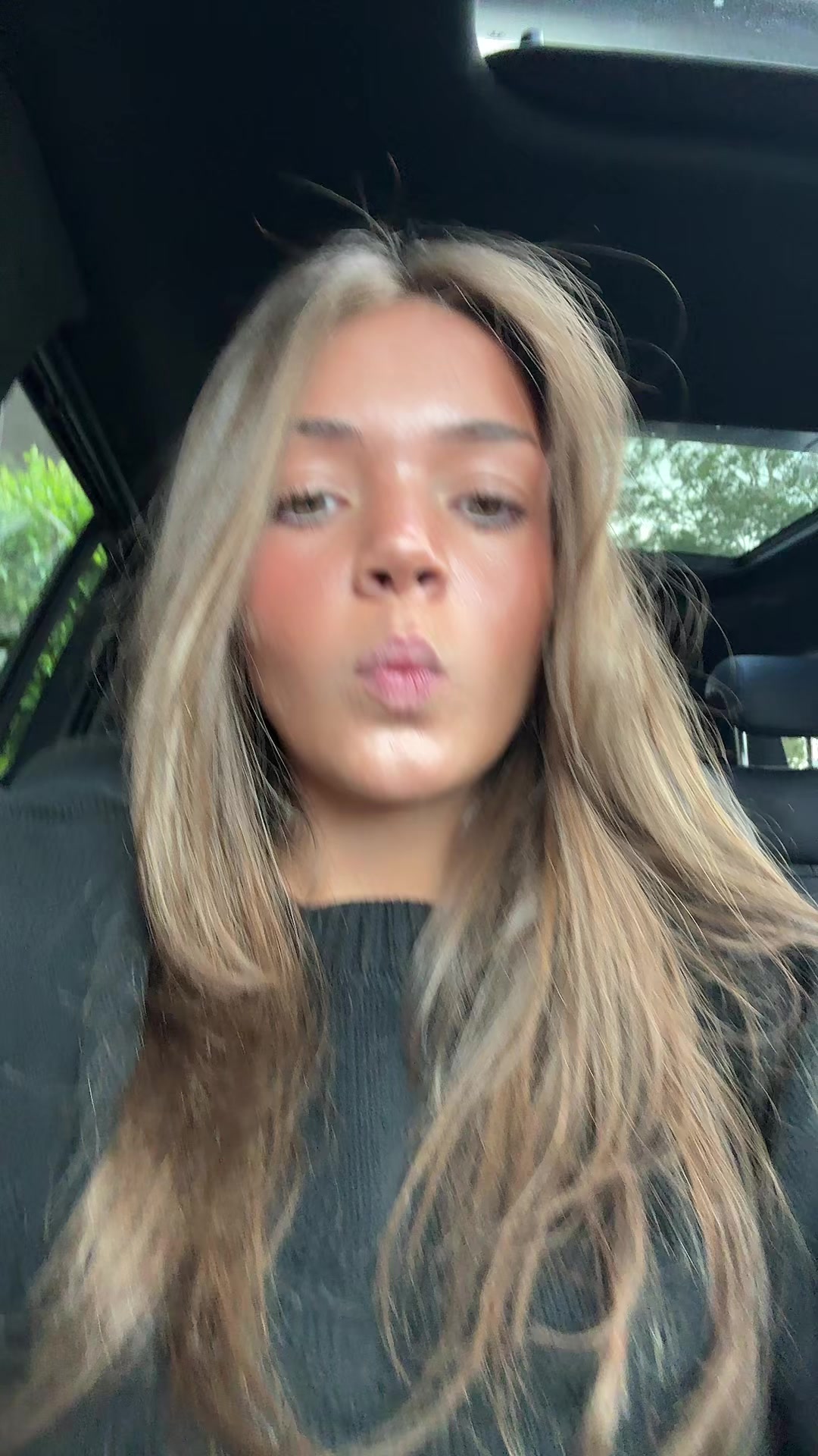 @🧟&zwj;♀️