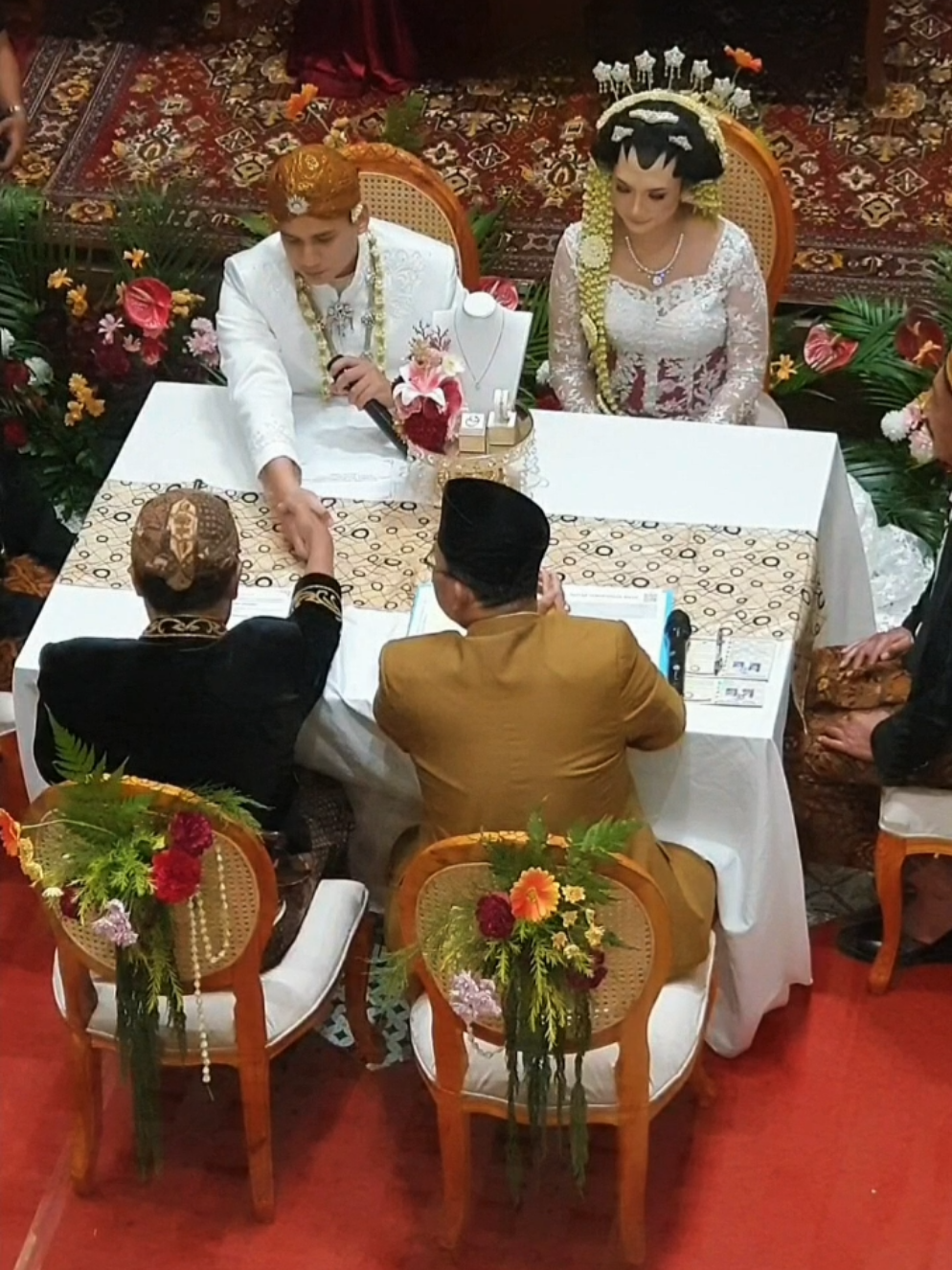 @Dewi73