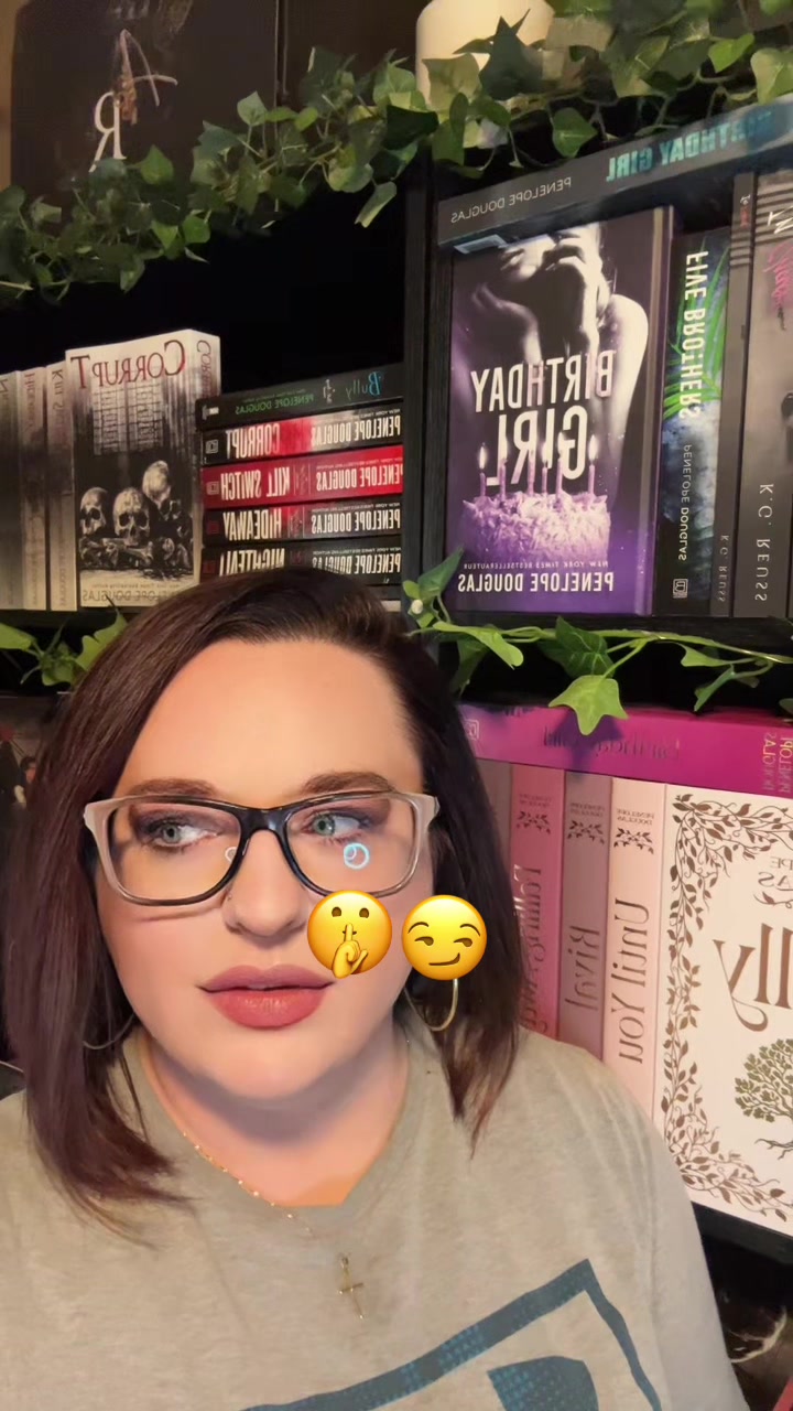 @Hollie Bookish PA