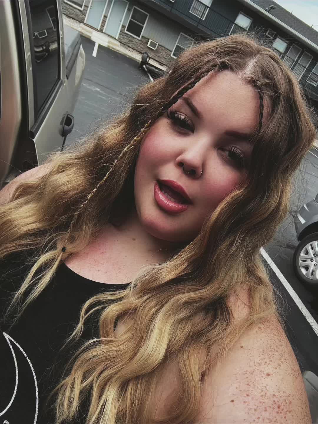 @leahluvsleah