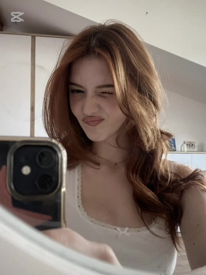 @🎬!.𝔥𝔢𝔯𝔞 𝔩𝔦𝔳𝔢𝔩𝔶.!🕸️