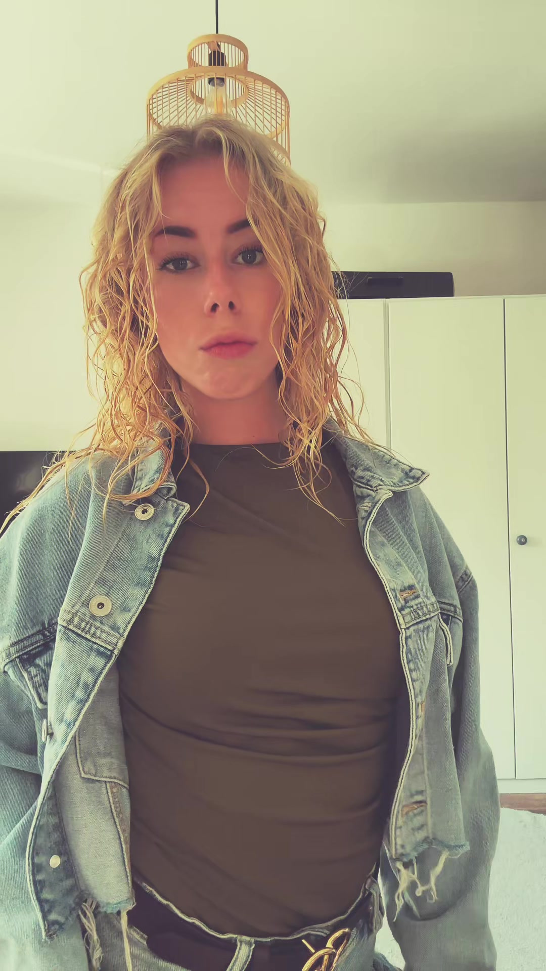 @Emiraaa