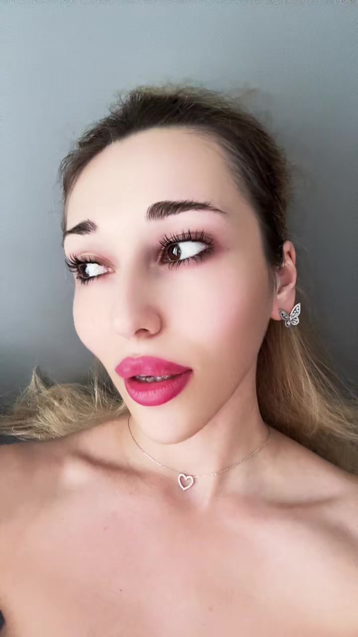 @Evaaa.li