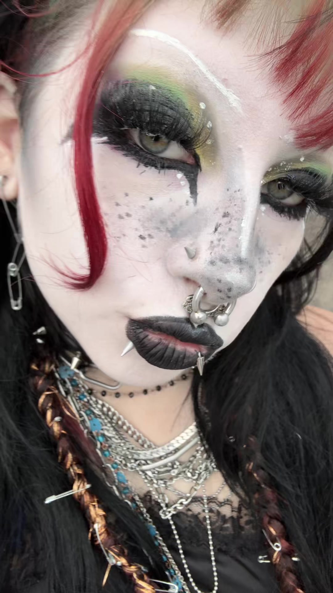@fawna 🖤🖤🦷