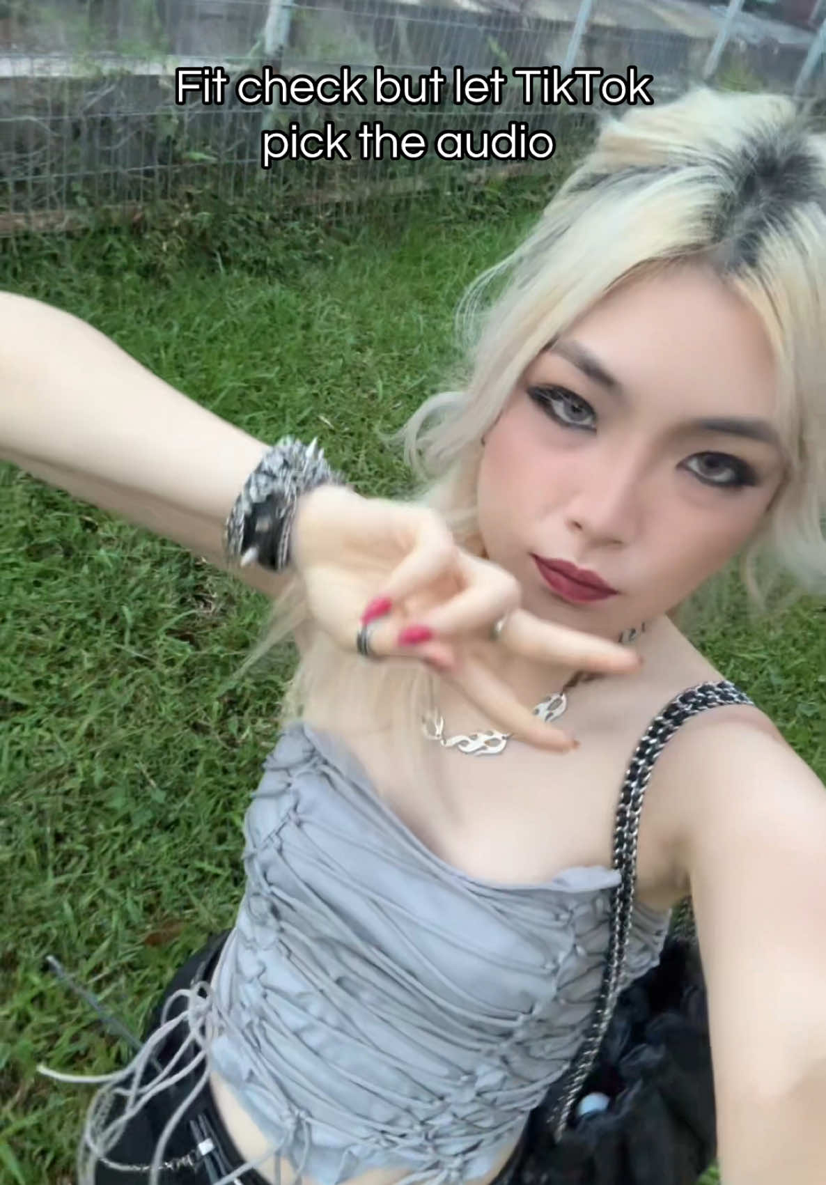 @𝑴𝒆𝒍𝒐𝒅𝒚 𝑹𝒐𝒔𝒆 🥀