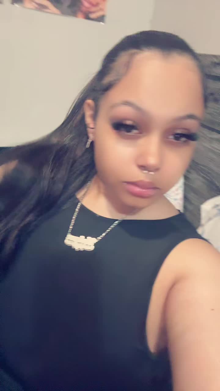 @Neekiee