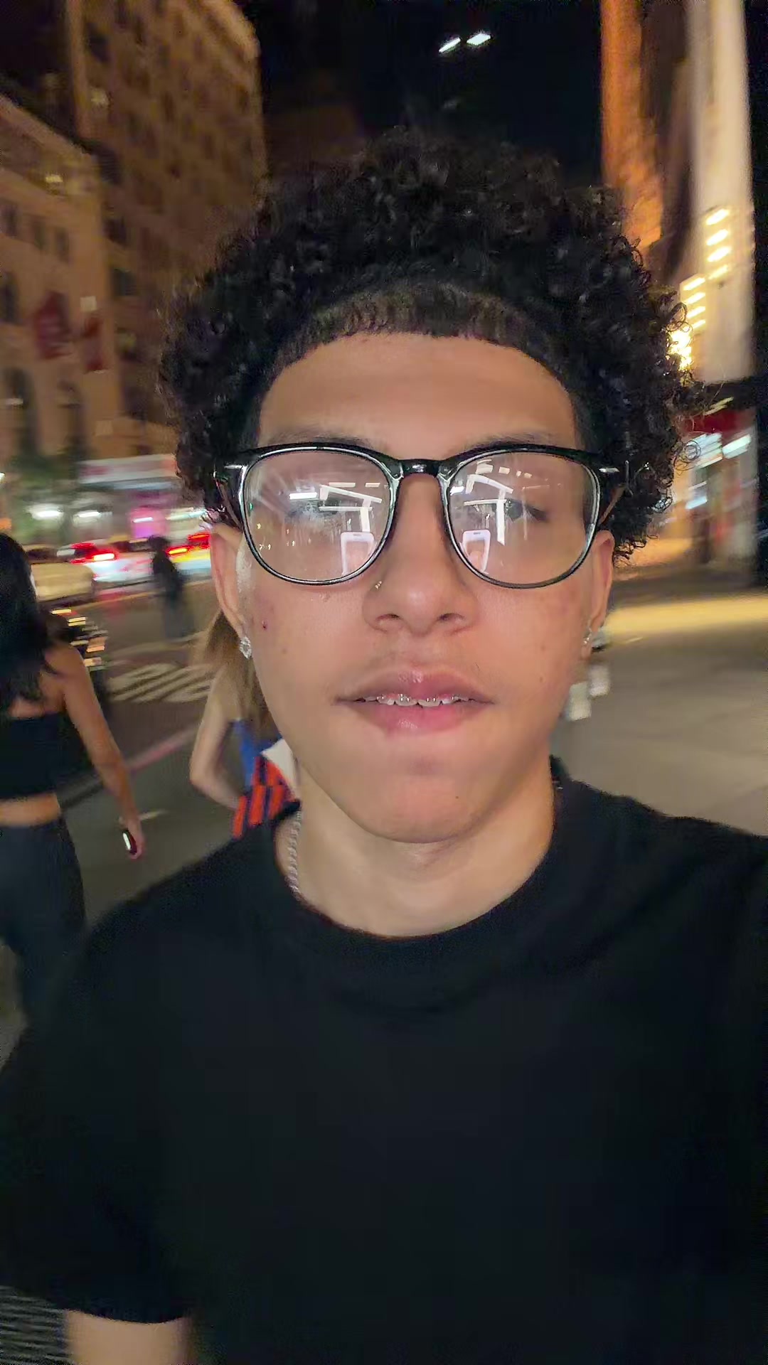 @Alex👤